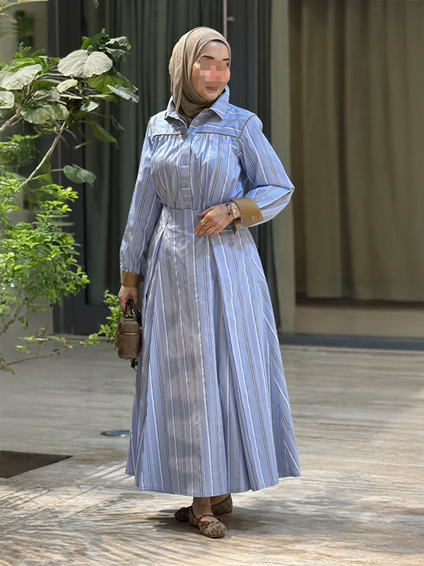 بدلة نسائية سماوي من Bogative – واجهة أمامية